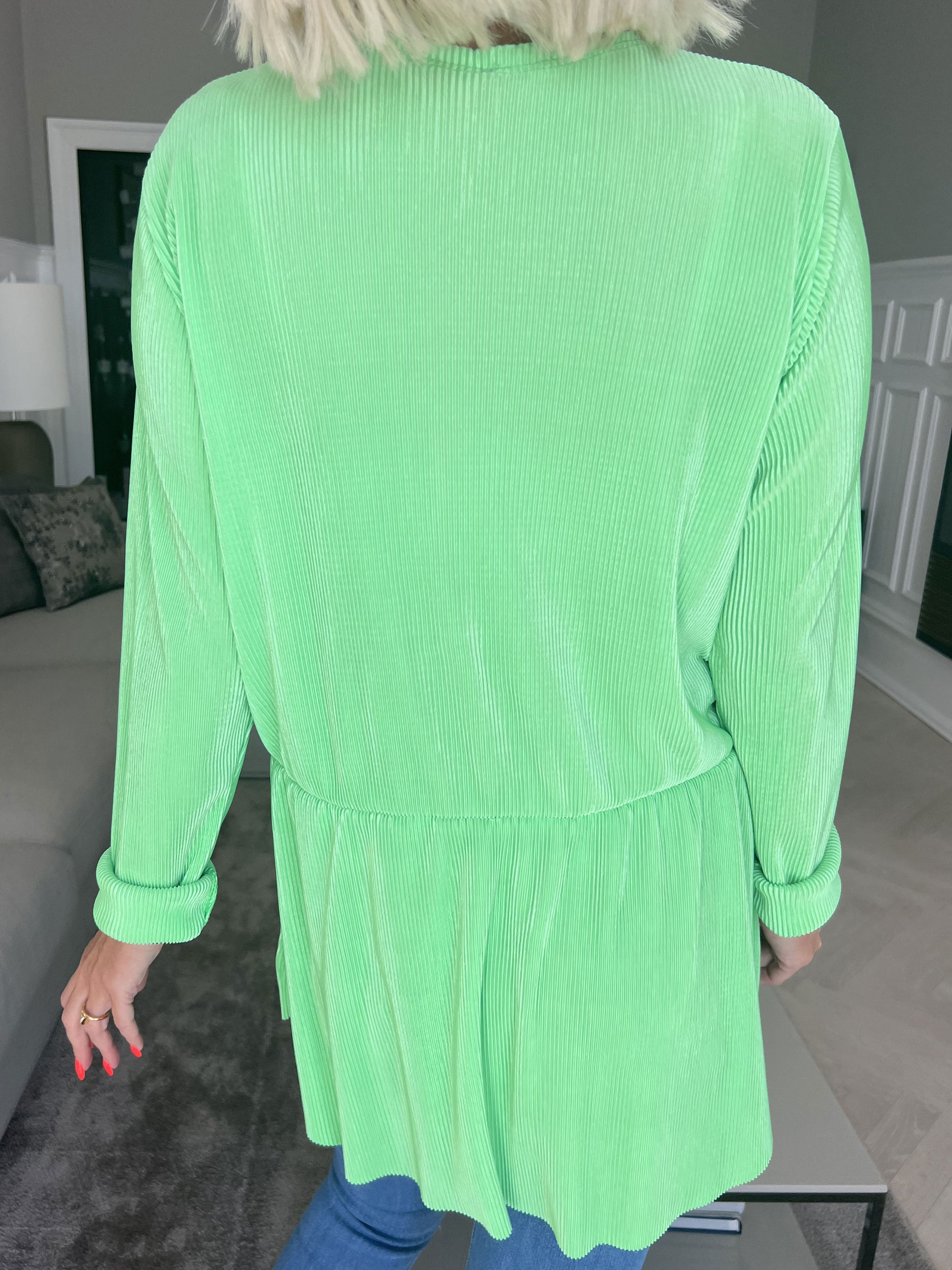 Delfina - Rillet langærmet bluse med lille skød